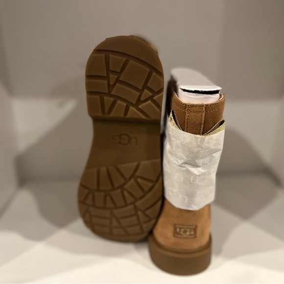 UGG Toddler Girl's Tillee Fashion Boot - Picture 5 of 5